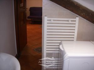 GRAZIOSA MANSARDA IN LOCAZIONE IN ZONA CENTRALE