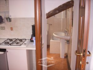 GRAZIOSA MANSARDA IN LOCAZIONE IN ZONA CENTRALE