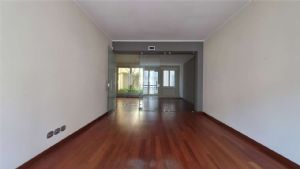 Appartamento unico con giardino pensile privato al piano