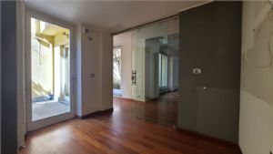 Appartamento unico con giardino pensile privato al piano