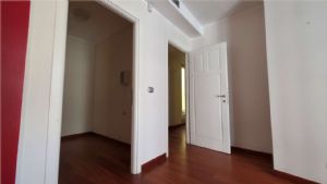 Appartamento unico con giardino pensile privato al piano