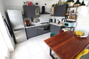 BEINASCO IN VENDITA APPARTAMENTO SU DUE LIVELLI CON GIARDINO