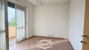 Casa indipendente su 3 lati, con giardino e autorimessa doppia