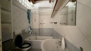 Appartamento trilocale arredato in affitto