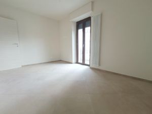 Appartamento trilocale vuoto in affitto