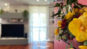 Casa indipendente con giardino e box auto doppio