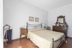 5 locali con riscaldamento autonomo e box auto