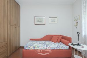 5 locali con riscaldamento autonomo e box auto