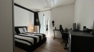 Casa indipendente tre lati con terrazzi e ascensore privato