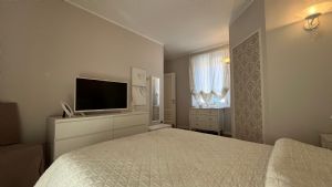 Casa indipendente tre lati con terrazzi e ascensore privato