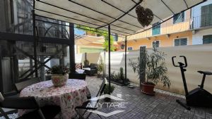 Casa indipendente tre lati con terrazzi e ascensore privato