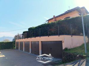 QUADRILOCALE CON BOX DOPPIO E POSTO AUTO