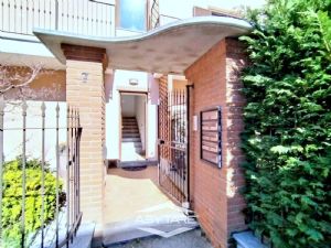QUADRILOCALE CON BOX DOPPIO E POSTO AUTO