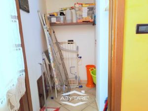 QUADRILOCALE CON BOX DOPPIO E POSTO AUTO