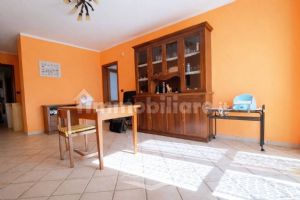 QUADRILOCALE CON BOX DOPPIO E POSTO AUTO
