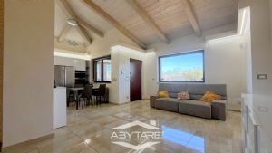 Casa indipendente su 4 lati con giardino e cortile privato