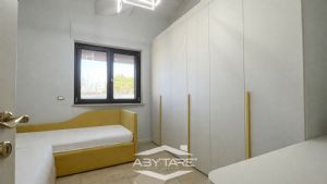 Casa indipendente su 4 lati con giardino e cortile privato
