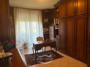 AMPIO QUADRILOCALE IN BUONO STATO INTERNO