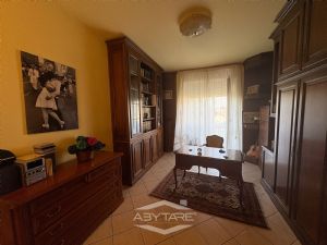 AMPIO QUADRILOCALE IN BUONO STATO INTERNO