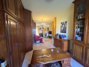 AMPIO QUADRILOCALE IN BUONO STATO INTERNO