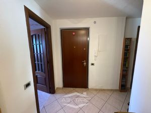 AMPIO QUADRILOCALE IN BUONO STATO INTERNO
