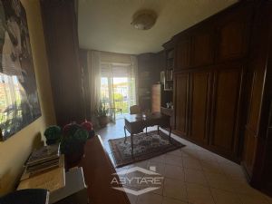 AMPIO QUADRILOCALE IN BUONO STATO INTERNO