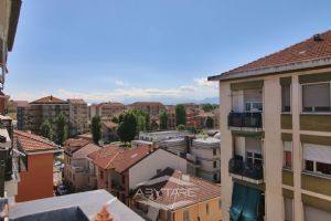 Nichelino Trilocale panoramico ristrutturato