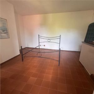 Cascina ex B&B ristrutturata con due unità abitative e oltre 26.000 mq di terreni