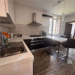 Cascina ex B&B ristrutturata con due unità abitative e oltre 26.000 mq di terreni