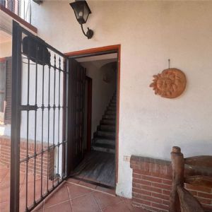Cascina ex B&B ristrutturata con due unità abitative e oltre 26.000 mq di terreni