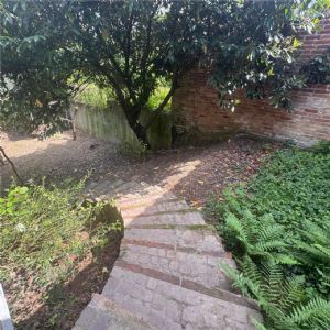 Cascina ex B&B ristrutturata con due unità abitative e oltre 26.000 mq di terreni