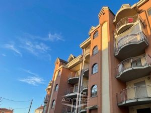 Ampio bilivello con terrazzi in palazzina recente