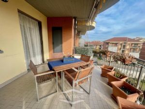 Ampio bilivello con terrazzi in palazzina recente
