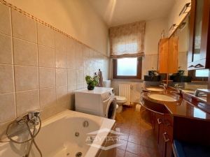 Ampio bilivello con terrazzi in palazzina recente