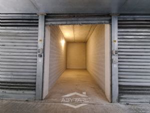 Vendesi box auto Via Primo Maggio Nichelino