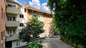 Elegante appartamento con mansarda Torino precollina