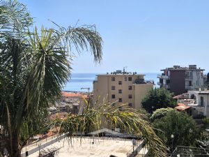 Sanremo - 4 locali con box - vista mare - Palazzi Melandri