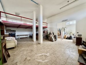 Locazione magazzino Strada Tetti Piatti 78, Moncalieri