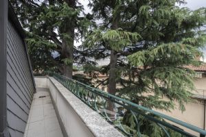 ESCLUSIVO APPARTAMENTO IN ZONA COLLINARE