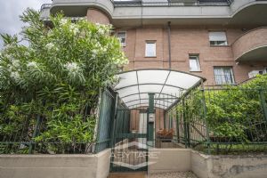 ESCLUSIVO APPARTAMENTO IN ZONA COLLINARE