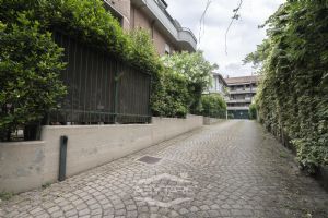 ESCLUSIVO APPARTAMENTO IN ZONA COLLINARE