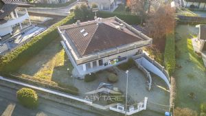 Druento villa indipendente con giardino zona Misterletta