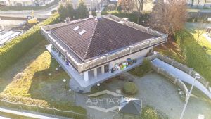 Druento villa indipendente con giardino zona Misterletta