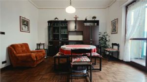 PENULTIMO PIANO CON TRIPLA ESPOSIZIONE, BOX AUTO E GRANDE LUMINOSITÀ