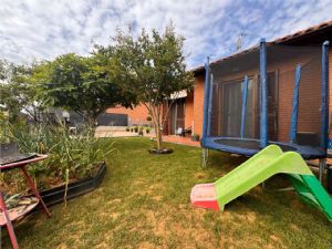 VILLA A SCHIERA LIBERA SU TRE LATI GIA' ARREDATA