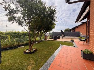 VILLA A SCHIERA LIBERA SU TRE LATI GIA' ARREDATA