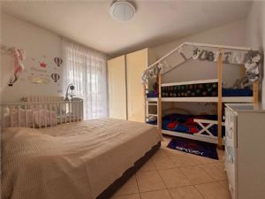 VILLA A SCHIERA LIBERA SU TRE LATI GIA' ARREDATA