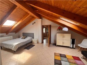 VILLA A SCHIERA LIBERA SU TRE LATI GIA' ARREDATA