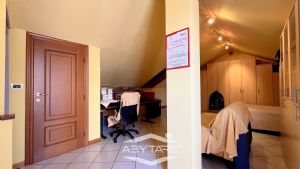 Villetta a schiera indipendente tre lati