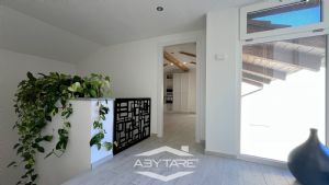 Casa semindipendente con cortile privato, box auto e  magazzino